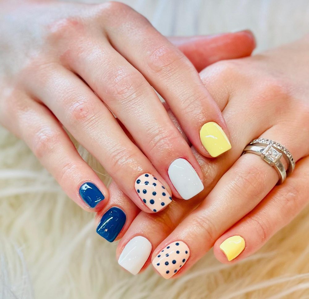 CAMELLIA NAIL BAR Updated October 2024 18 Photos 1545 Regent