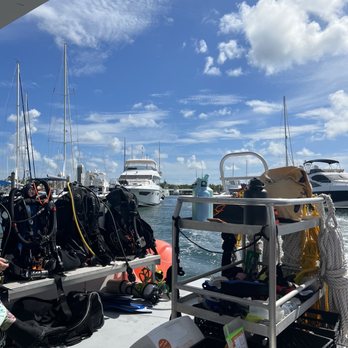 Diver's Paradise Miami - Departing their slip - Scuba Diving Near Me - Key Biscayne, Florida