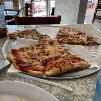 Uncle Mikey's Brick Oven Pizza - Pizza Near Me - Murrells Inlet, South Carolina
