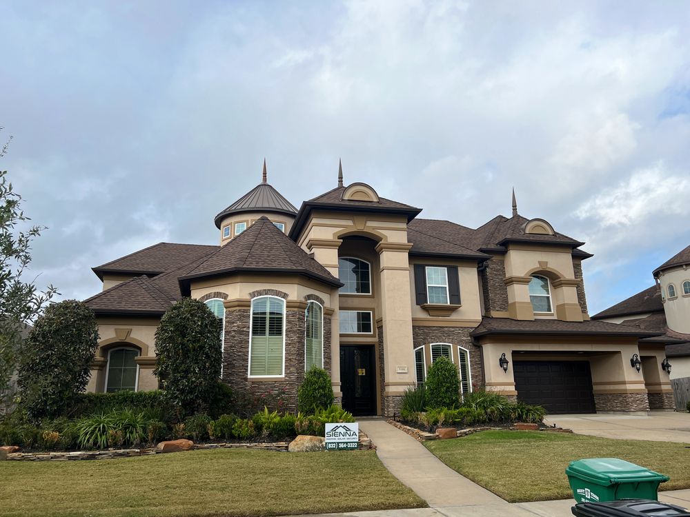 Slide of Sienna Roofing & Solar