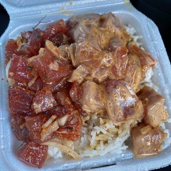 Ono Seafood - Hawaiian Ahi (left) and Spicy Ahi (right) - Seafood Near Me - Honolulu, Hawaii Ono Seafood - Hawaiian Ahi (left) and Spicy Ahi (right) - Seafood Near Me - Honolulu, Hawaii