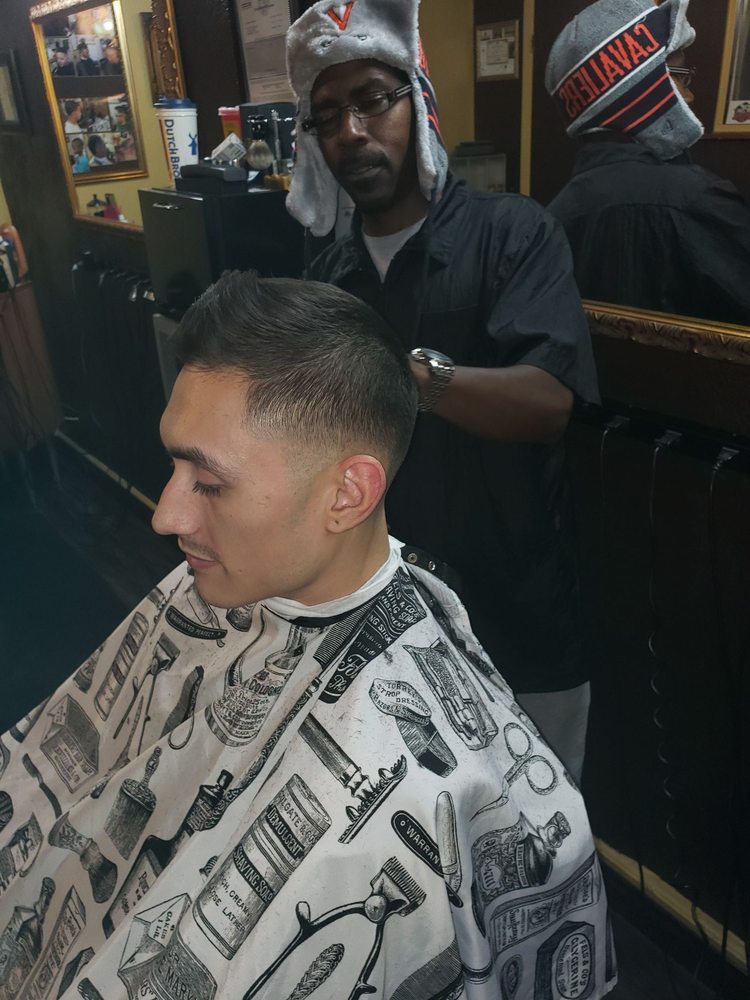 TOP OF THE WORLD BARBER & STYLE 71 Photos 1910 28th St, Sacramento