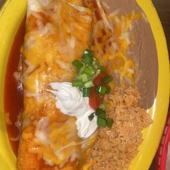 Mi México Lindo - Super salty meat and red sauce on carne asada burrito - Mexican Near Me - Lincoln, Nebraska Mi México Lindo - Super salty meat and red sauce on carne asada burrito - Mexican Near Me - Lincoln, Nebraska