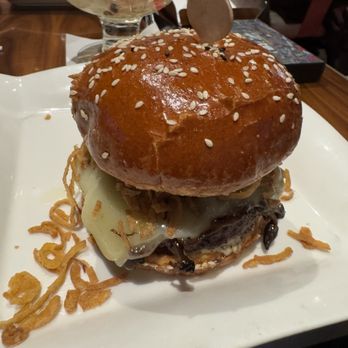 Gordon Ramsay Burger Las Vegas - Mine was a little spicy and delicious - Burgers Near Me - Las Vegas, Nevada Gordon Ramsay Burger Las Vegas - Mine was a little spicy and delicious - Burgers Near Me - Las Vegas, Nevada