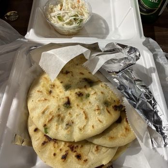 Delmy's Pupuseria - Pupusas with slaw (top one jalapeño pupusa) - Salvadoran Near Me - Austin, Texas Delmy's Pupuseria - Pupusas with slaw (top one jalapeño pupusa) - Salvadoran Near Me - Austin, Texas