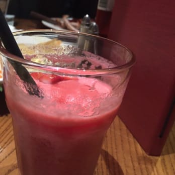 TGI Fridays - Strawberry smoothie - American Near Me - Doncaster, VIC TGI Fridays - Strawberry smoothie - American Near Me - Doncaster, VIC