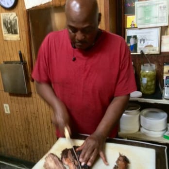 Sam's Bar-B-Que - Barbeque Near Me - Austin, Texas