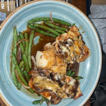 Dave & Buster's Wayne - Masego Chicken , Mash Potatoes and string beans - Arcades Near Me - Wayne, New Jersey