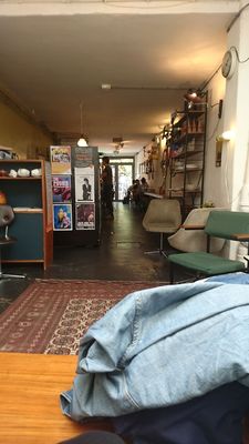 Blackbird coffee & vintage by null