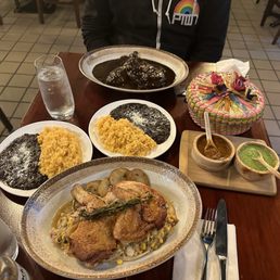 Mole De Pollo
