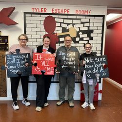 Under Pressure Escape Rooms - Best hour of my day!!!