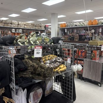 Michaels - Halloween - Arts & Crafts Near Me - Cincinnati, Ohio Michaels - Halloween - Arts & Crafts Near Me - Cincinnati, Ohio