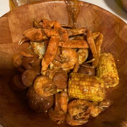 J's Crab N Wing seafood - #4 Combo  Snow Crab, corn, potatoes, sausage