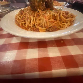Frugatti's - Spaghetti with meat sauce - Italian Near Me - Bakersfield, California Frugatti's - Spaghetti with meat sauce - Italian Near Me - Bakersfield, California