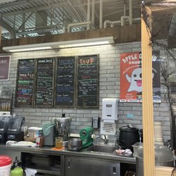 Basil Bandwagon Natural Market - Inside