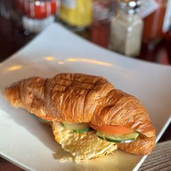 Cafe on the Ave - Breakfast Sandwich (veg)