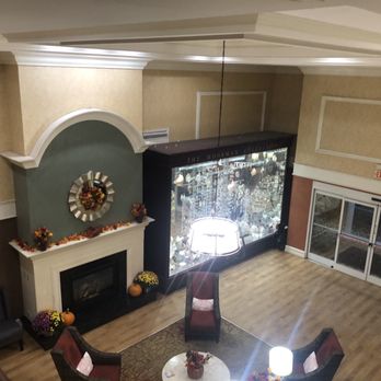 Hampton Inn & Suites Outer Banks/ Corolla - Lobby view from 2nd floor - Hotels Near Me - Corolla, North Carolina