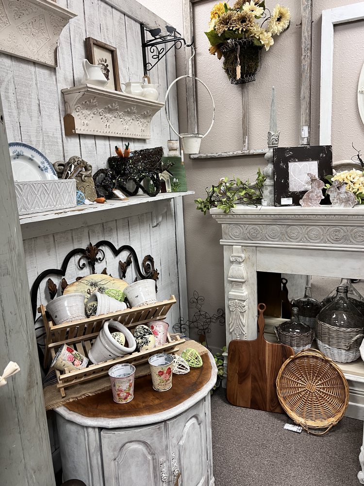 Vintage & Lace Marketplace Image
