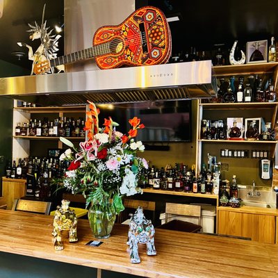 M Cantina by null