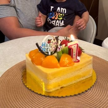 Sheng Kee Bakery - Mango mouse cake - Bakeries Near Me - San Francisco, California Sheng Kee Bakery - Mango mouse cake - Bakeries Near Me - San Francisco, California