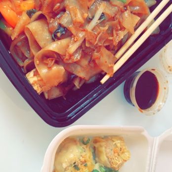 Siam I Am - Pad kee mow & chicken dumplings - Thai Near Me - Redondo Beach, California Siam I Am - Pad kee mow & chicken dumplings - Thai Near Me - Redondo Beach, California