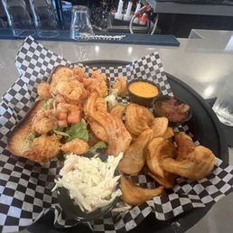Shrimp poboy
