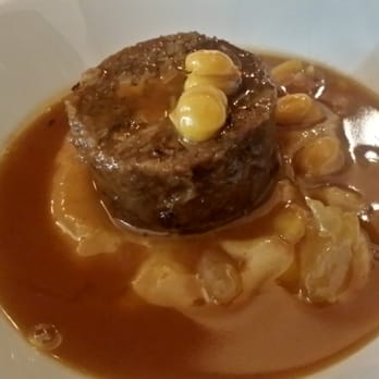 Belcanto - Caramelized onion puree over oxtail with foie gras in the center. Exquisite rich blast of favors. - Portuguese Near Me - Lisbon, 11 Belcanto - Caramelized onion puree over oxtail with foie gras in the center. Exquisite rich blast of favors. - Portuguese Near Me - Lisbon, 11