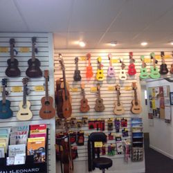 Nick Rail Music - Lots of ukes