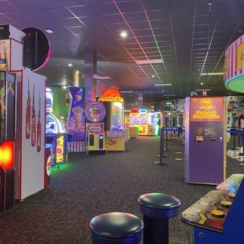 Conroe's Incredible Pizza - Games - Pizza Near Me - Conroe, Texas