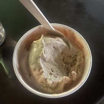 Salt & Straw - Cinnamon one - Ice Cream & Frozen Yogurt Near Me - Burlingame, California
