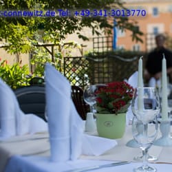 Restaurant Alt Connewitz - Hotel Alt-Connewitz in Leipzig - gedeckter Tisch im Garten