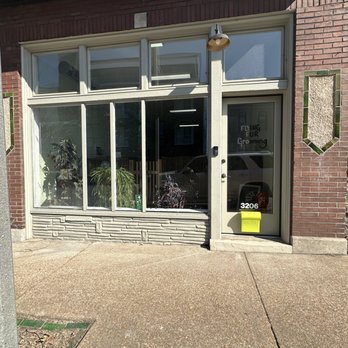 Flying Fur Grooming Salon - 3206 Morgan Ford Rd - Pet Groomers Near Me - Saint Louis, Missouri Flying Fur Grooming Salon - 3206 Morgan Ford Rd - Pet Groomers Near Me - Saint Louis, Missouri