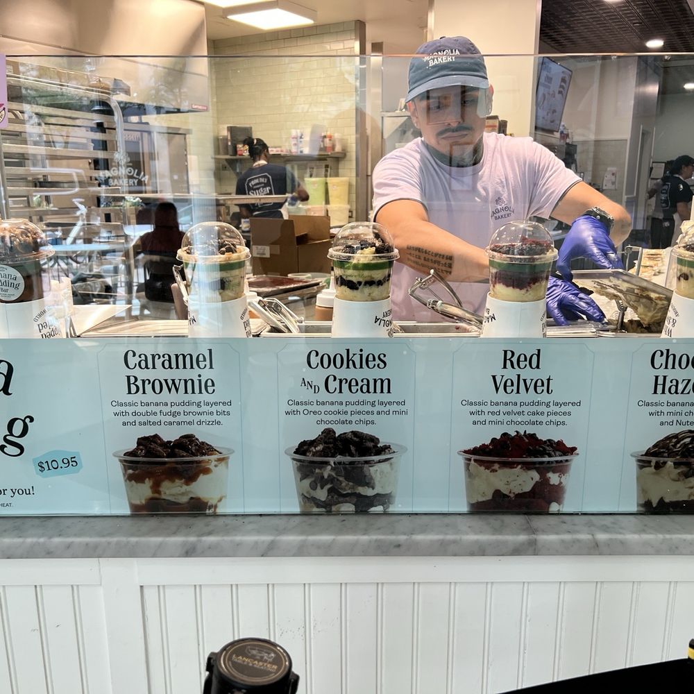 Magnolia Bakery - Banana pudding bar - Bakeries Near Me - Chicago, Illinois