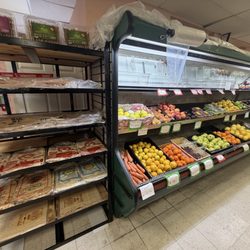 Almaden Market - Fresh bread and produce