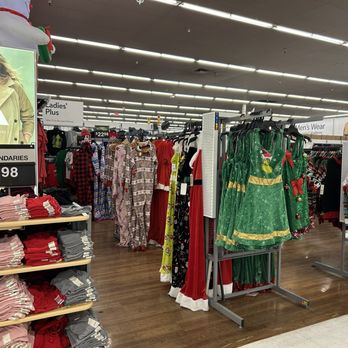 Walmart - 11/22/24 This location looks more well organized & less crazy - Department Stores Near Me - Upland, California