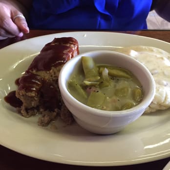 Campfire Grill Texas Kitchen - Meatloaf with green beans and mashed potatoes - Comfort Food Near Me - Watauga, Texas
