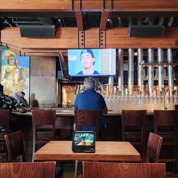 Yard House - Bar central - New American Near Me - Honolulu, Hawaii Yard House - Bar central - New American Near Me - Honolulu, Hawaii