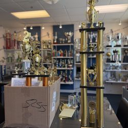 Crown Trophy - Trophies