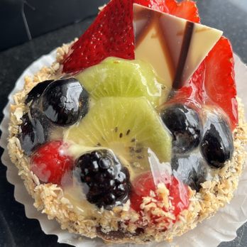 Luberto's Pastry Shop - Fruit tart - Bakeries Near Me - Revere, Massachusetts