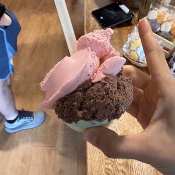 Door County Creamery - Smallest size ($5) half strawberry half chocolate gelato - Cheese Shops Near Me - Sister Bay, Wisconsin Door County Creamery - Smallest size ($5) half strawberry half chocolate gelato - Cheese Shops Near Me - Sister Bay, Wisconsin