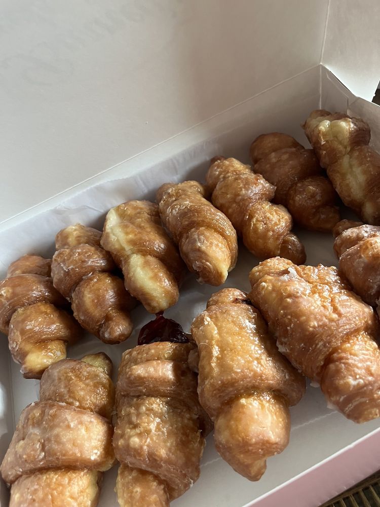 Burney's Sweets & More Logo