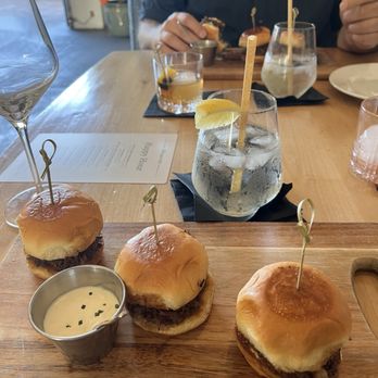 Parque 1055 - Sliders on HH - Wine Bars Near Me - Santa Paula, California