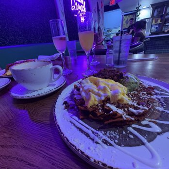 Madres Brunch - Breakfast & Brunch Near Me - Riverside, California