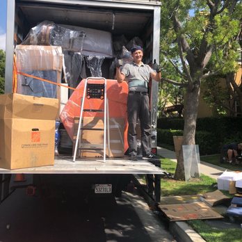Moving service AG - Fully loaded without a inch of waisted space! - Movers Near Me - Burbank , California
