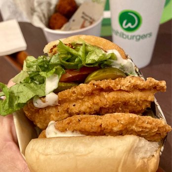 Wahlburgers - Crispy chicken sandwich - American Near Me - Cabazon, California