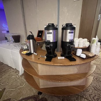 DoubleTree by Hilton Hotel Irvine - Spectrum - drinks - Hotels Near Me - Irvine, California DoubleTree by Hilton Hotel Irvine - Spectrum - drinks - Hotels Near Me - Irvine, California