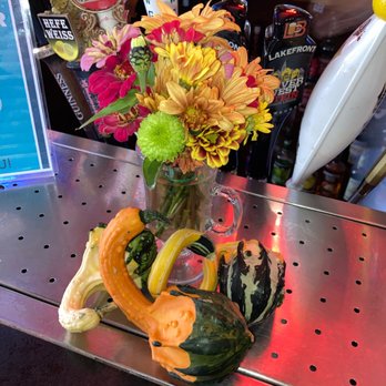 On The Clock Bar & Grill - American Near Me - Milwaukee, Wisconsin