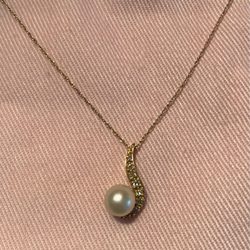 Williamsburg Jewelers - Williamsburg Jewelers repaired my pendant by re-affixing the pearl onto its post.