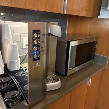Cedarbrook Lodge - Living rooms - Hotels Near Me - SeaTac, Washington