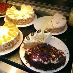 Cafe Klingbeil - REAL German Schwartzwäldet Torte